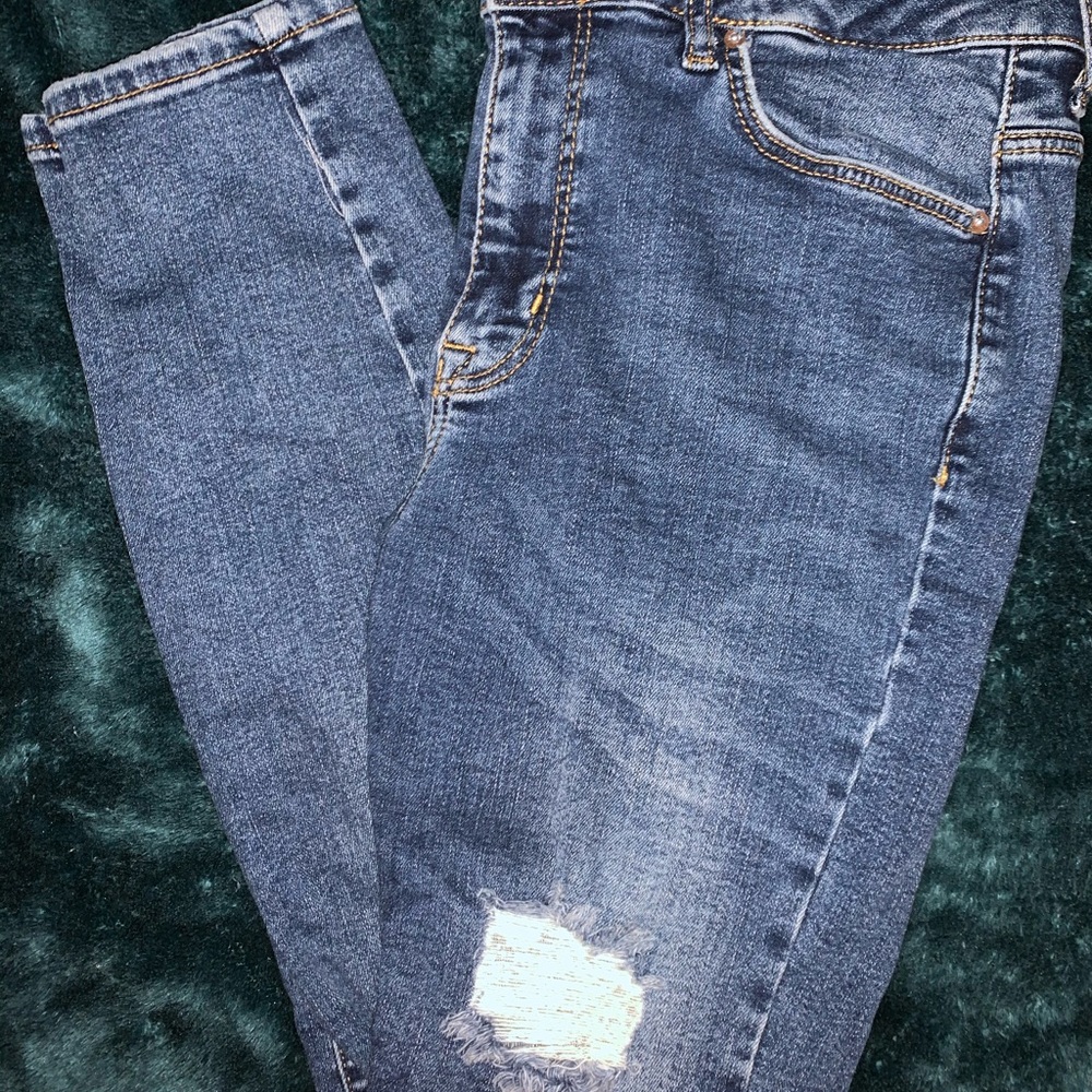 Cropped forever 21 jeans (they fit me as a 0-2)